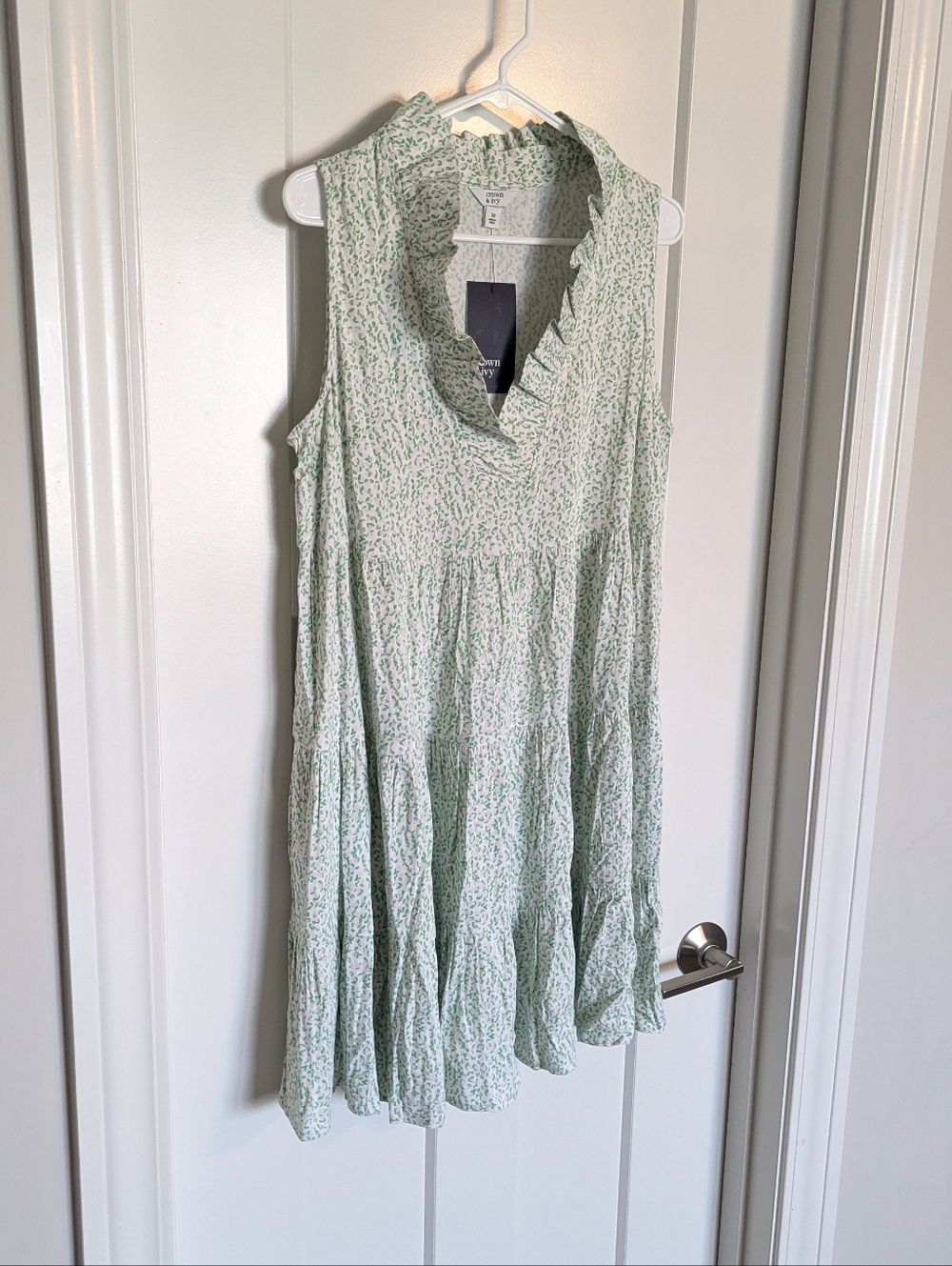 Crown & Ivy NWT Ruffle Neck Tiered Mini Dress - Green and Pink sz M - Picture 2 of 5